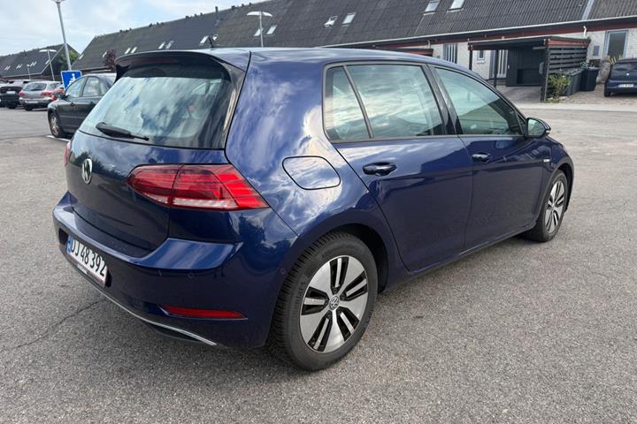 Blå VW e-Golf VII fra 2019