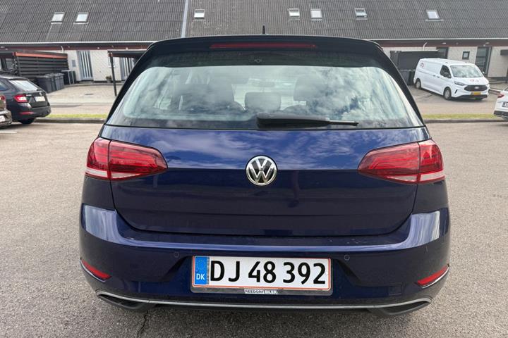 Blå VW e-Golf VII fra 2019