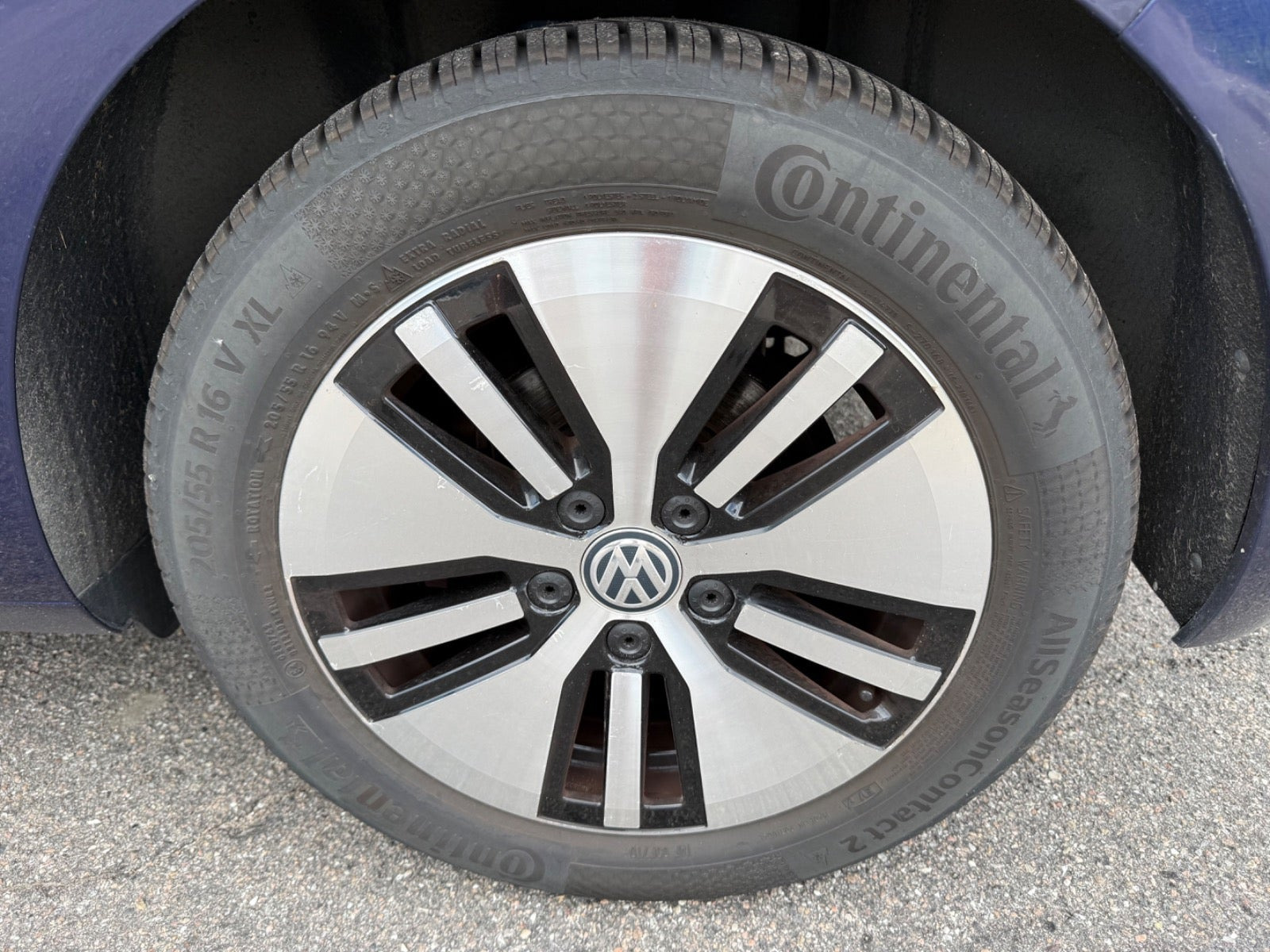 Blå VW e-Golf VII fra 2019