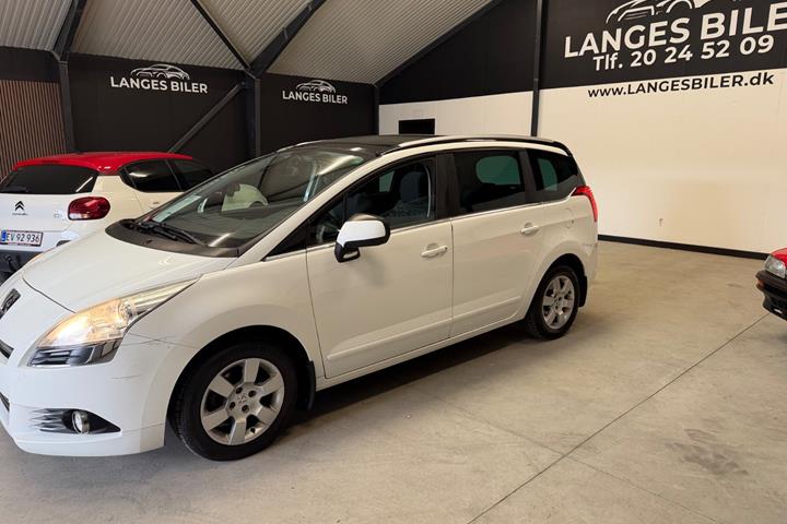 Hvid Peugeot 5008 fra 2012