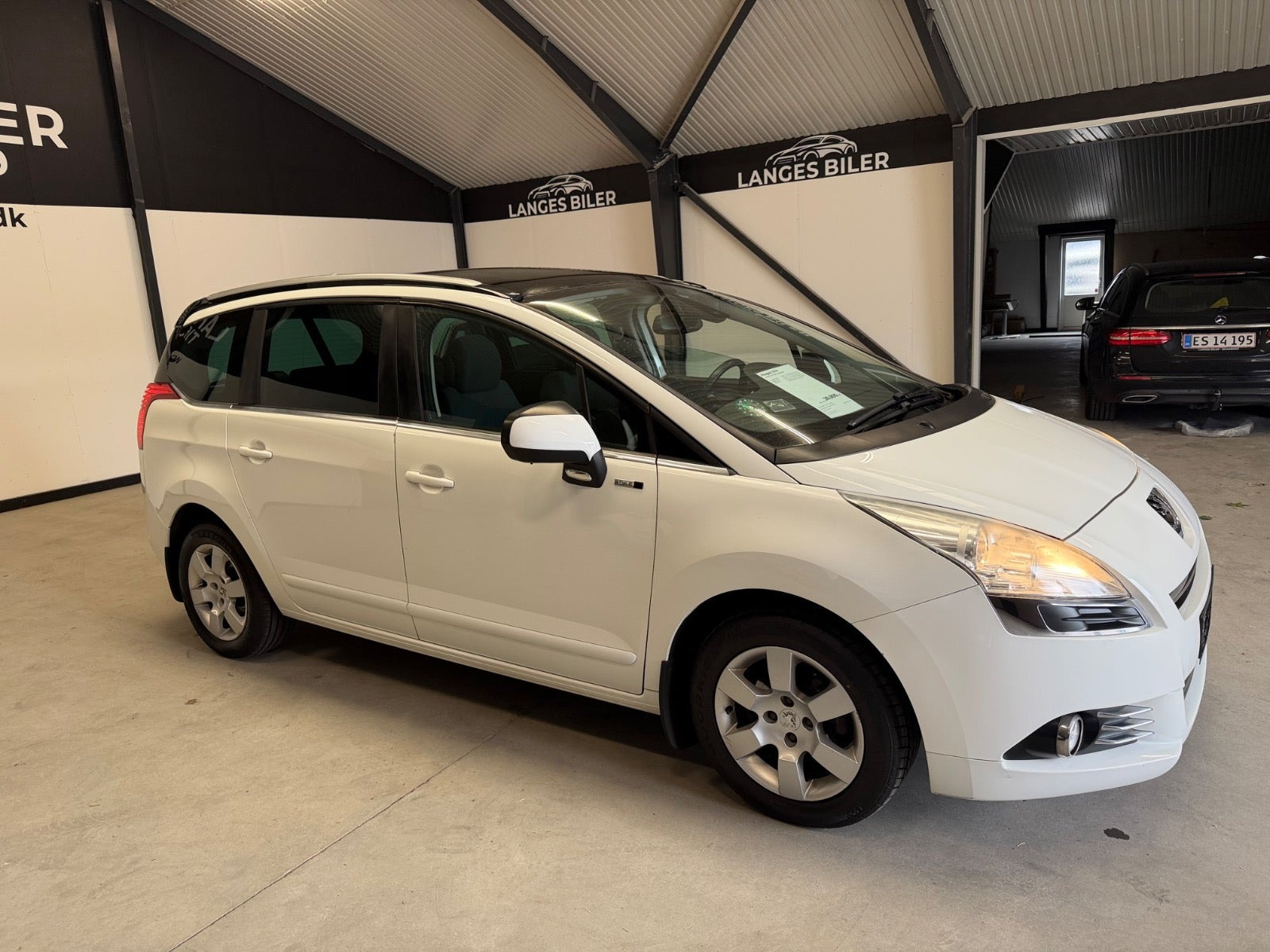 Hvid Peugeot 5008 fra 2012