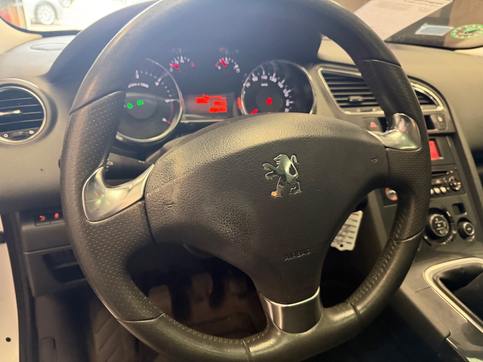 Hvid Peugeot 5008 fra 2012
