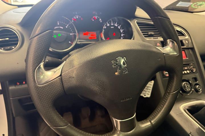 Hvid Peugeot 5008 fra 2012