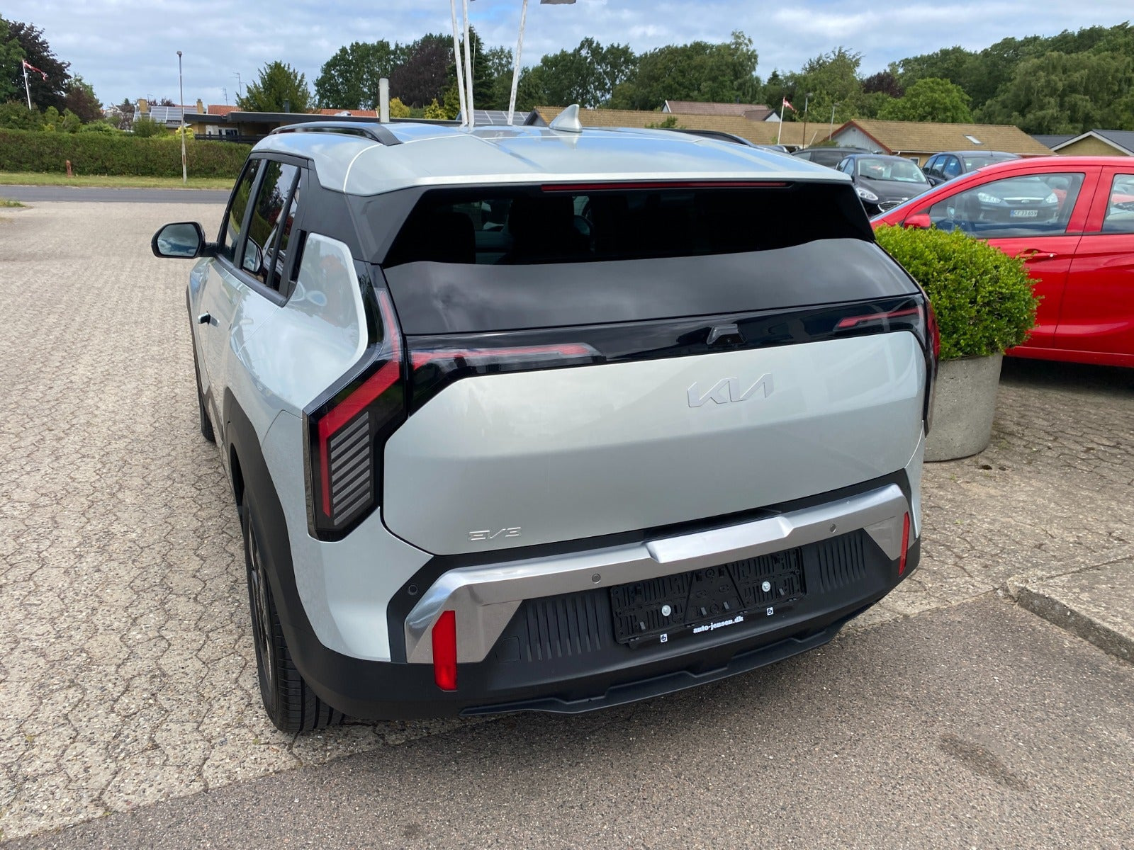 Grå Kia EV3 fra 2025