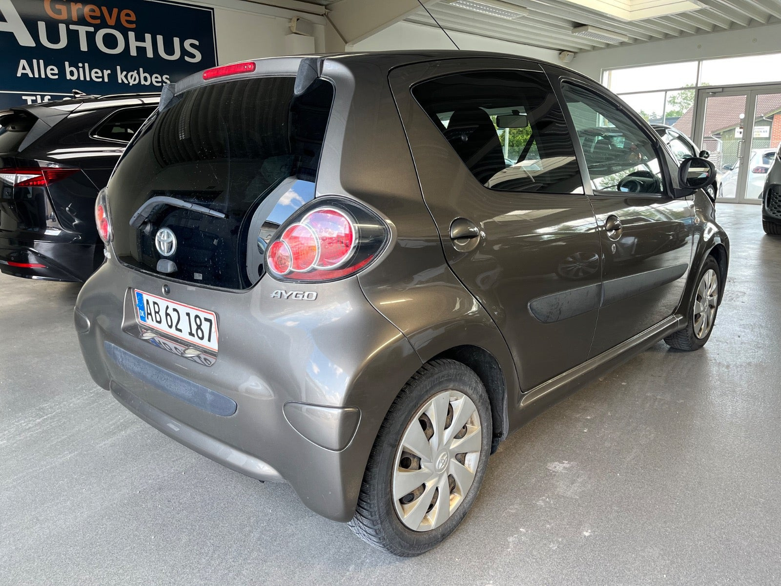 Bronze Toyota Aygo fra 2012