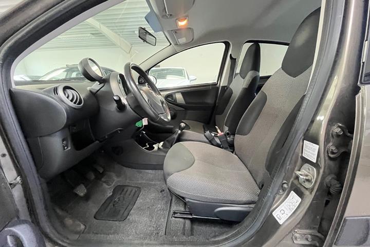 Bronze Toyota Aygo fra 2012