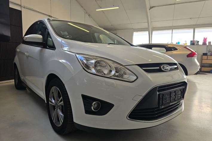 Hvid Ford C-MAX fra 2015
