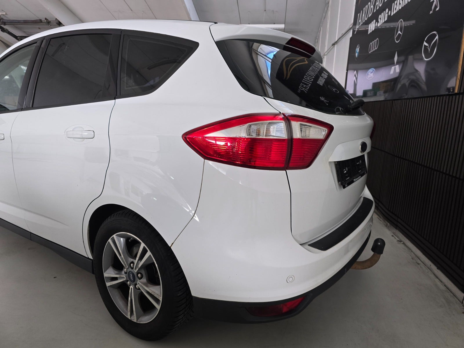 Hvid Ford C-MAX fra 2015