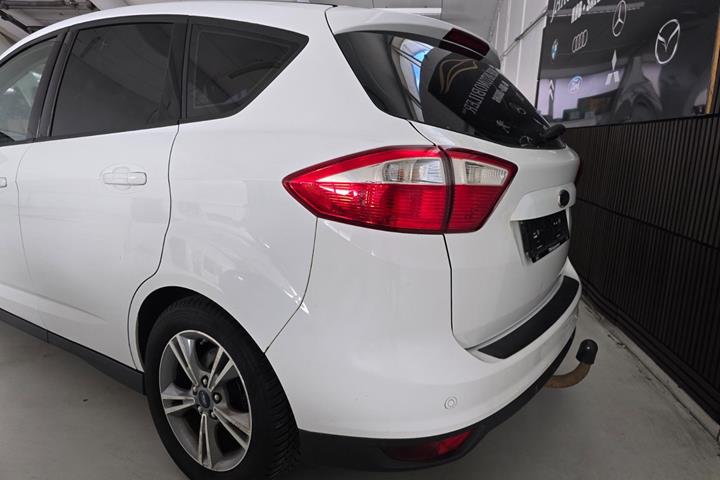 Hvid Ford C-MAX fra 2015