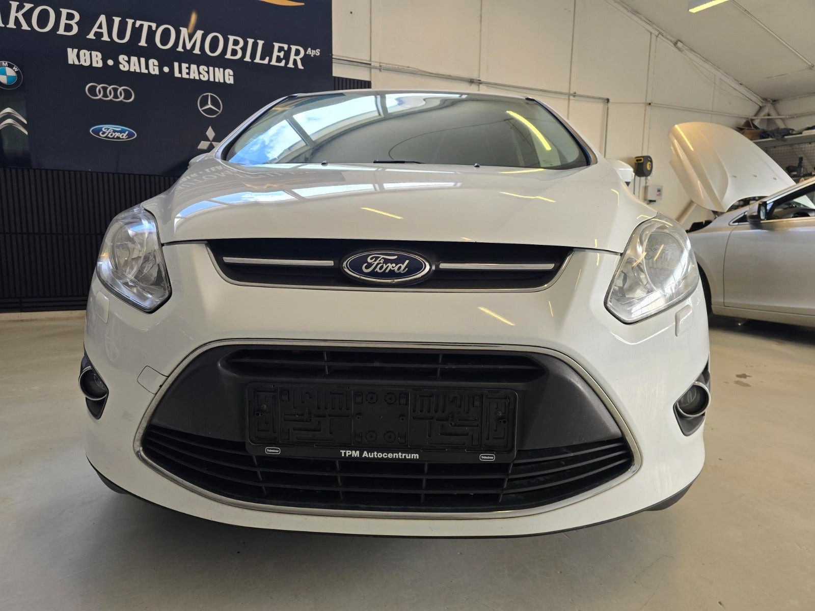 Hvid Ford C-MAX fra 2015
