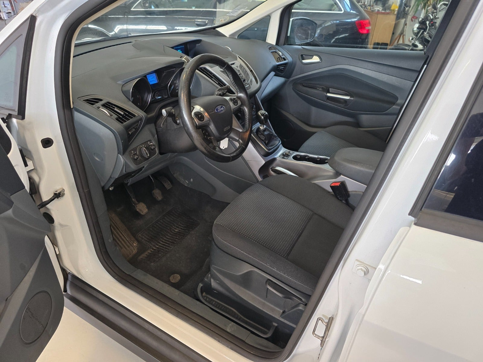 Hvid Ford C-MAX fra 2015