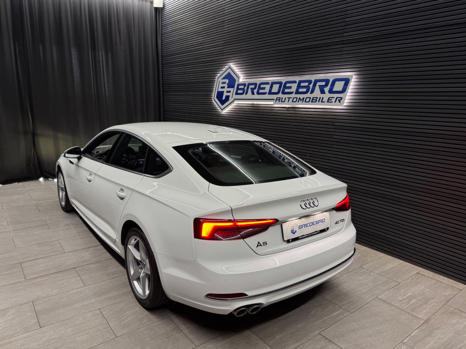 Hvid Audi A5 fra 2019