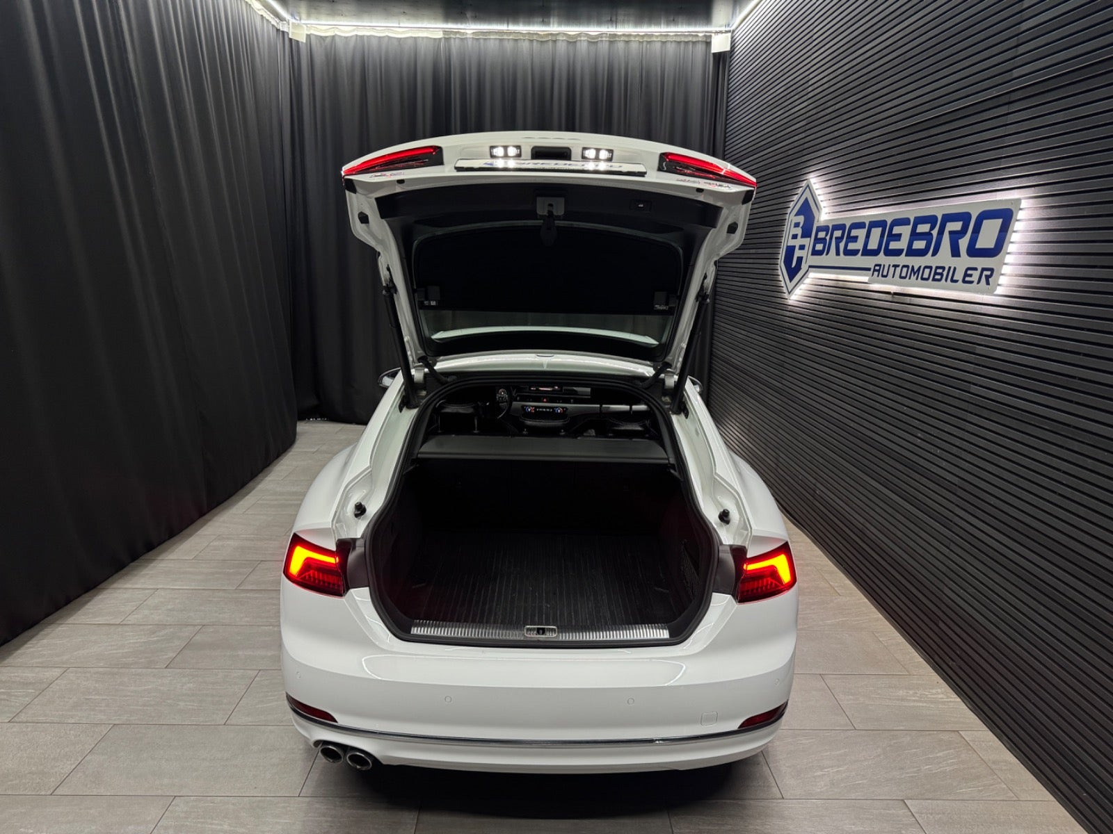 Hvid Audi A5 fra 2019