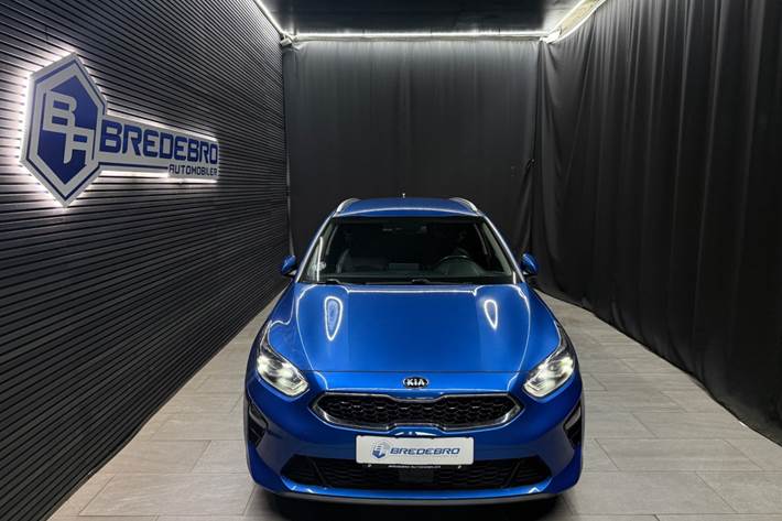 Blå Kia Ceed fra 2019