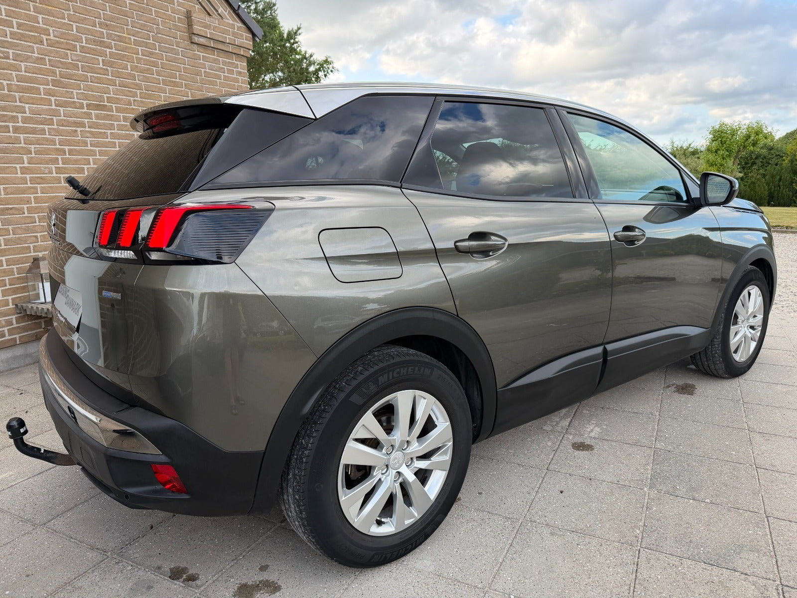 Grøn Peugeot 3008 fra 2017