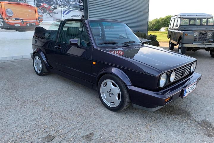 undefined VW Golf fra 1992 set udefra