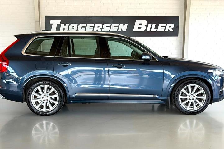 Blå Volvo XC90 fra 2019