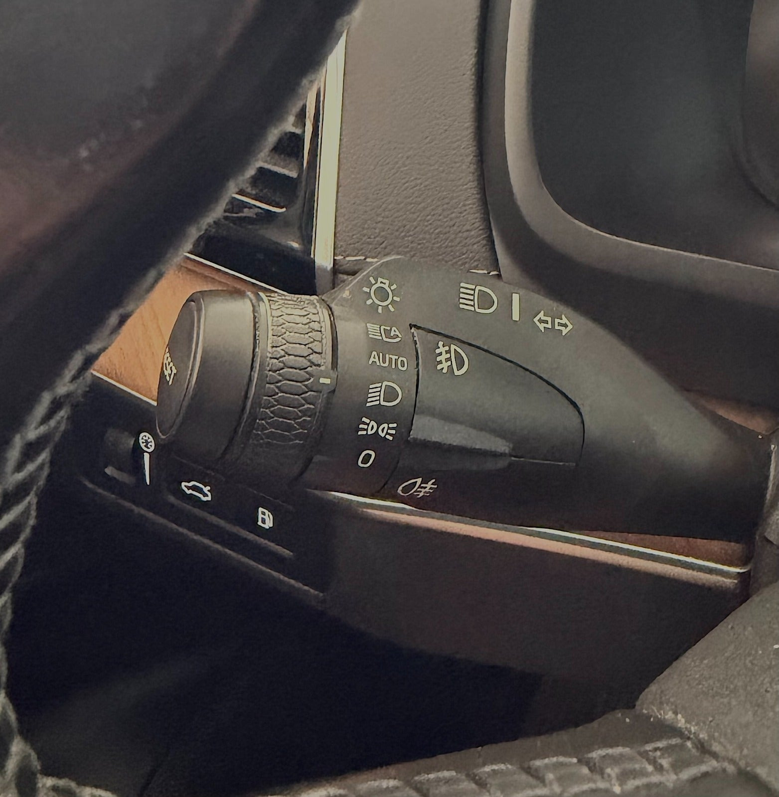 Blå Volvo XC90 fra 2019