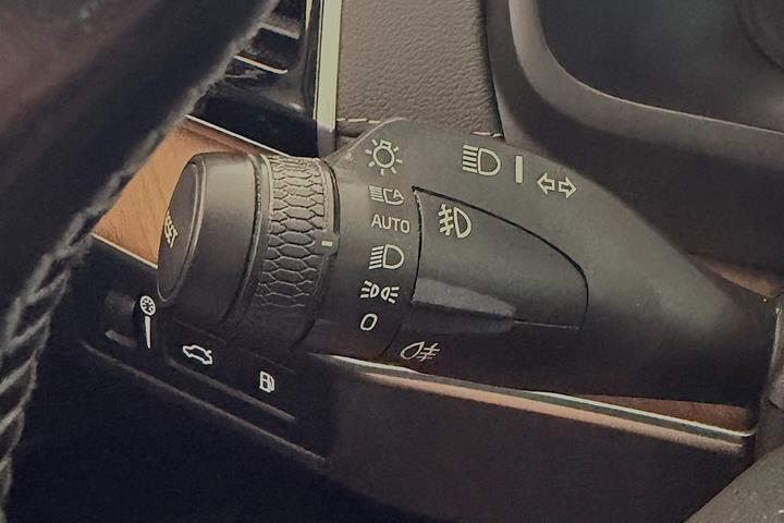 Blå Volvo XC90 fra 2019