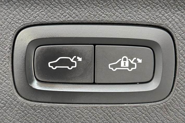 Blå Volvo XC90 fra 2019