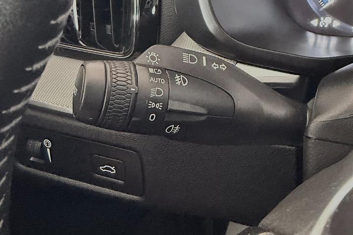 Grå Volvo XC60 fra 2018