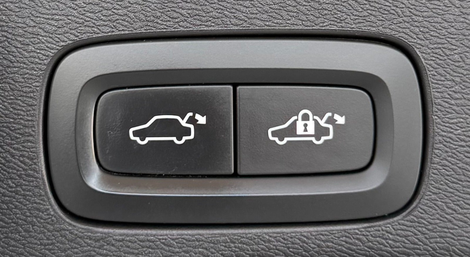 Grå Volvo XC60 fra 2018