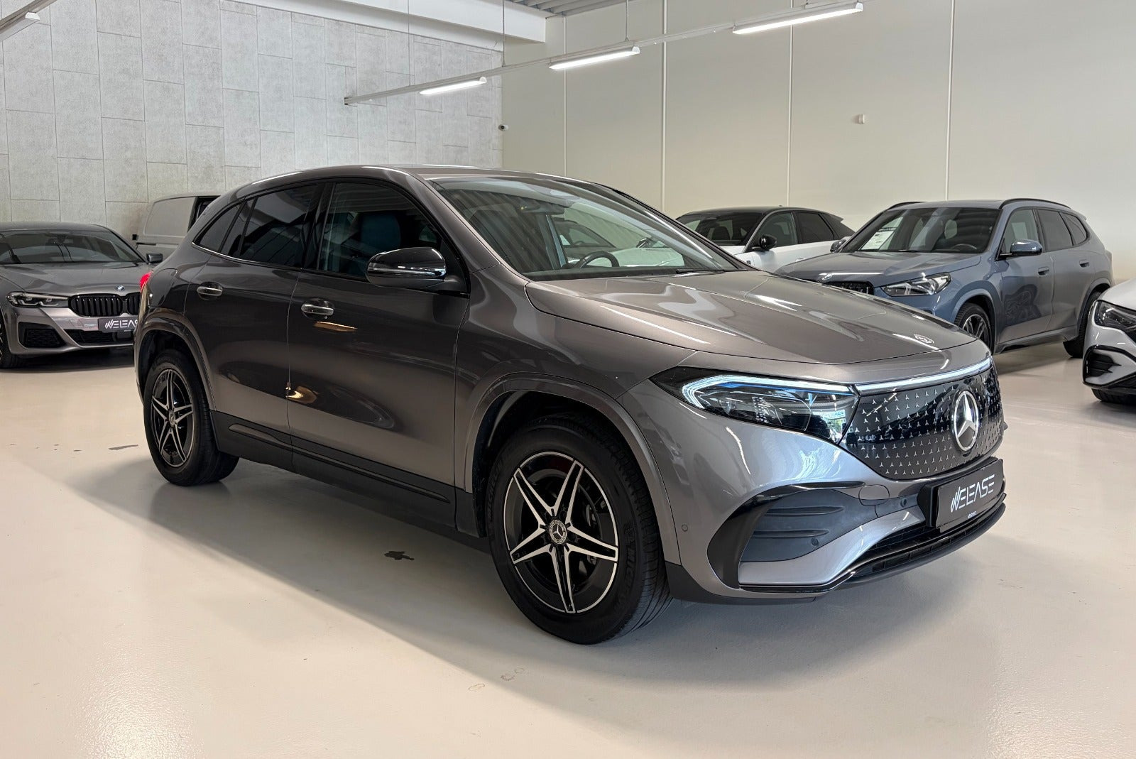 Grå Mercedes EQA250+ fra 2025