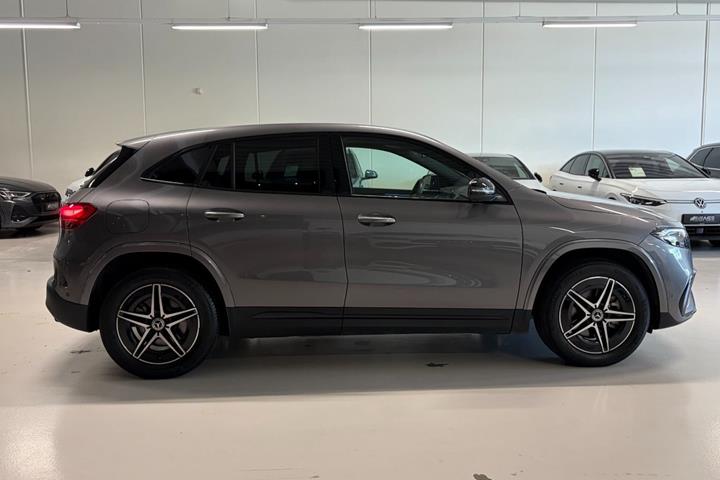 Grå Mercedes EQA250+ fra 2025