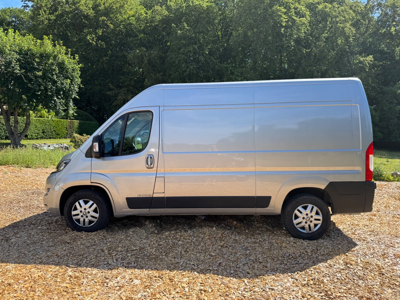 Sølv Peugeot Boxer 333 fra 2021