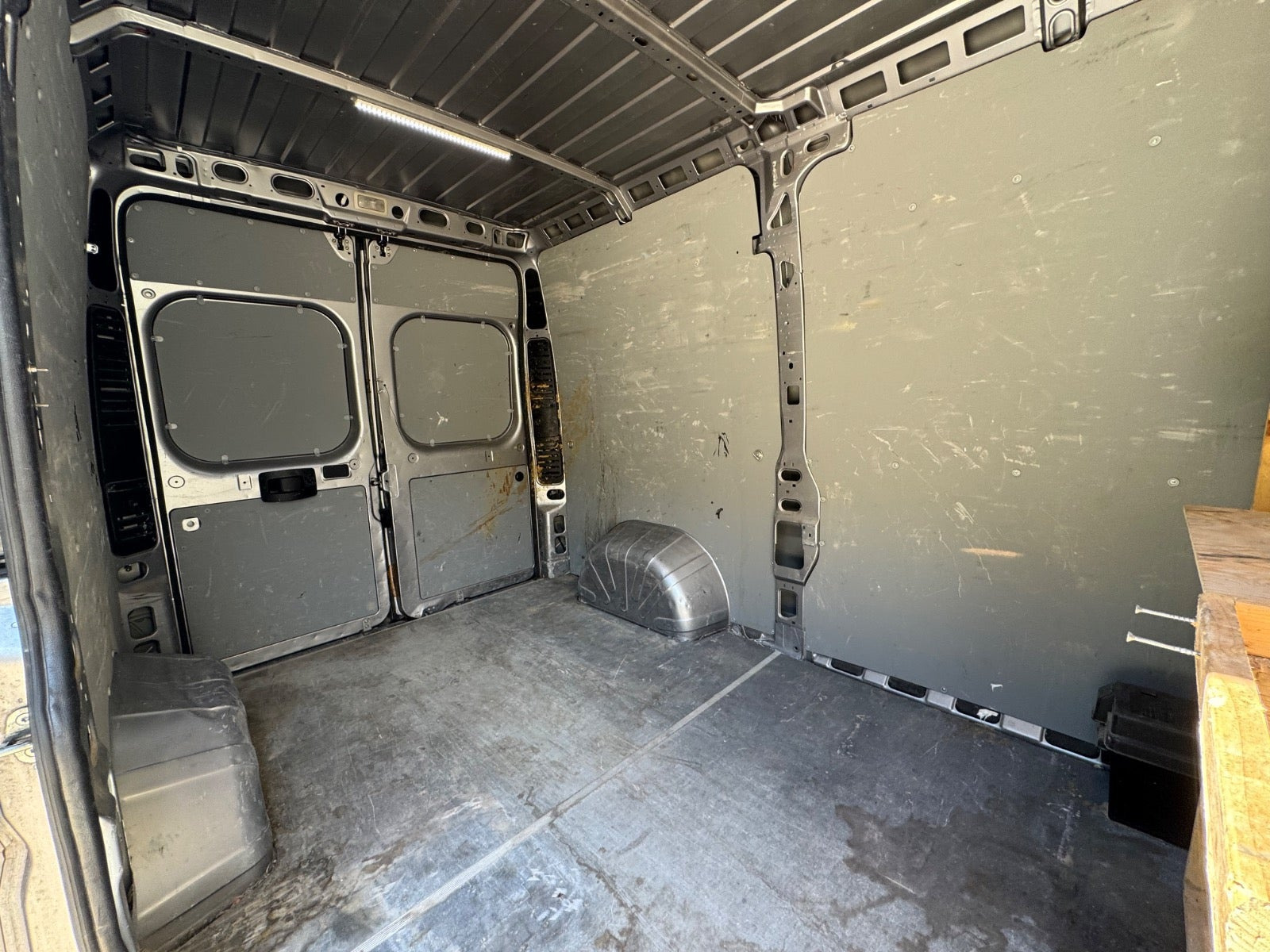 Sølv Peugeot Boxer 333 fra 2021