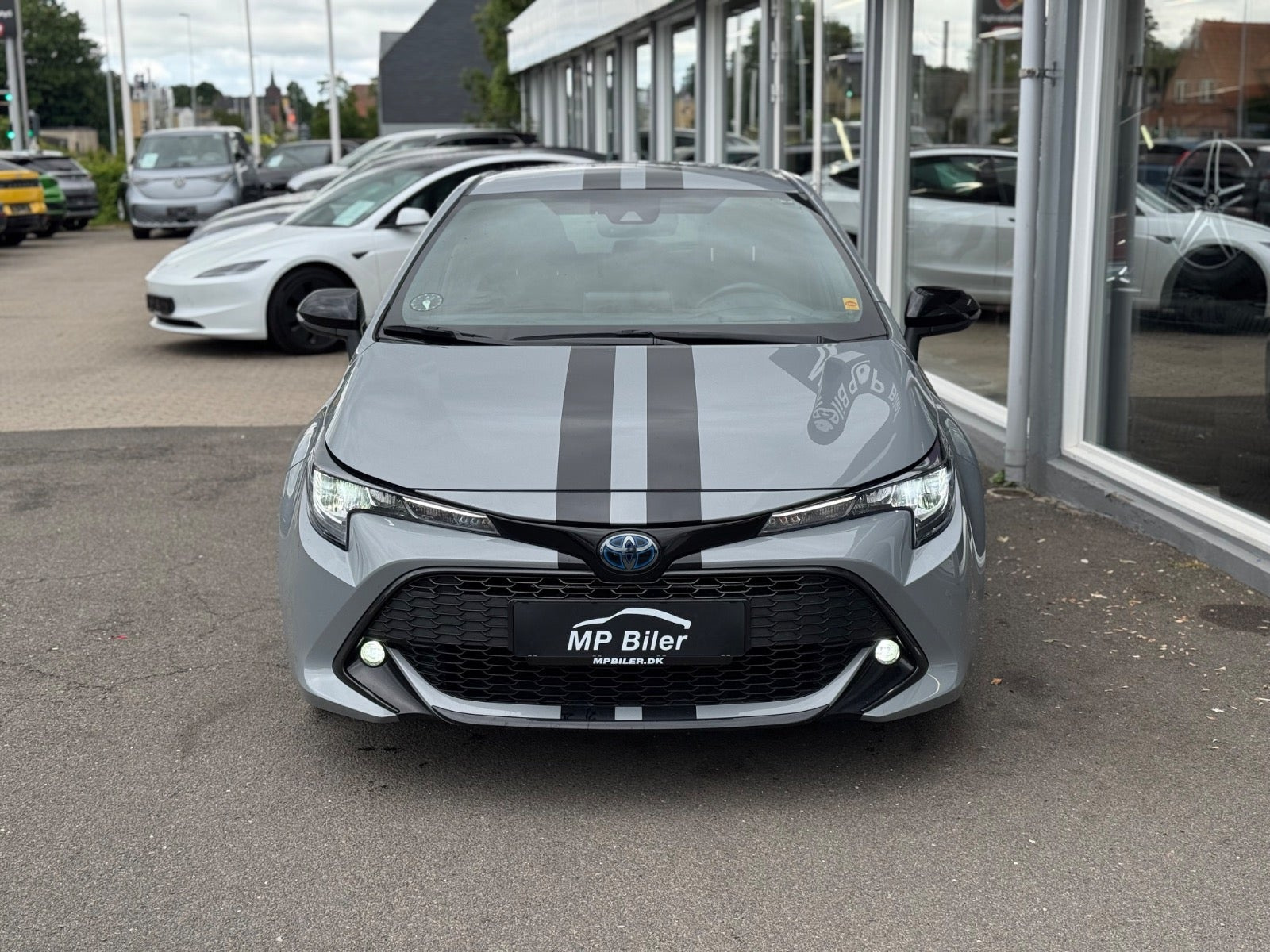 Grå Toyota Corolla fra 2019