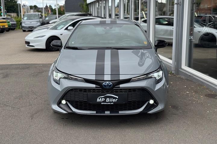 Grå Toyota Corolla fra 2019