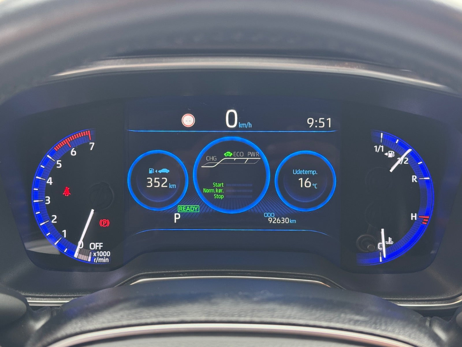 Grå Toyota Corolla fra 2019