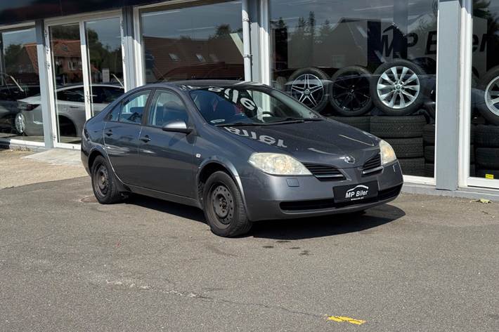 Grå Nissan Primera fra 2003