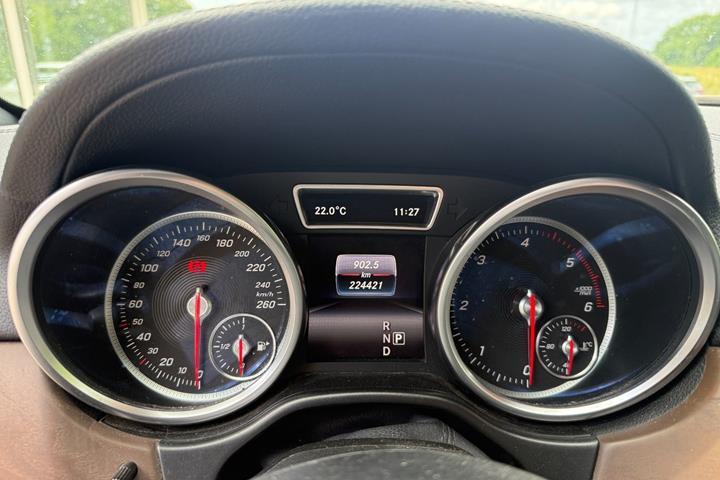 undefined Mercedes GLS350 d fra 2017 set indefra