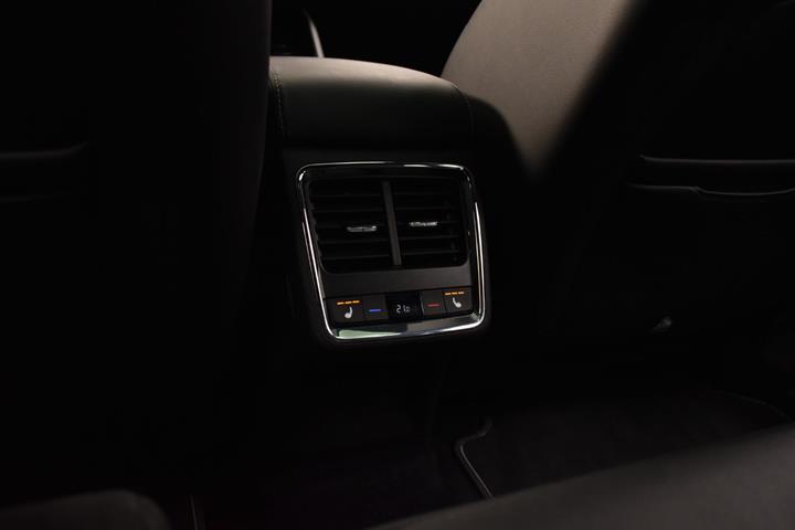 Hvid Skoda Enyaq fra 2022