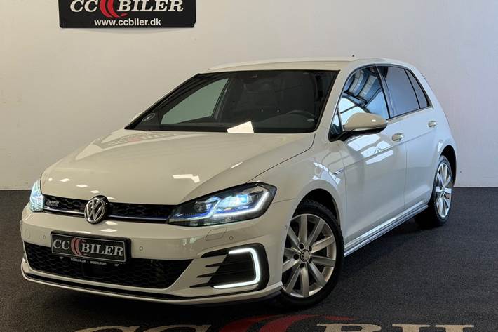 Hvid VW Golf VII fra 2018