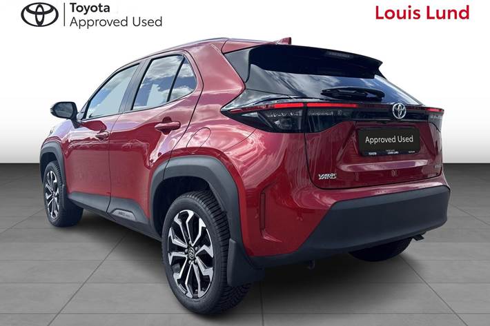 Rød Toyota Yaris Cross fra 2022