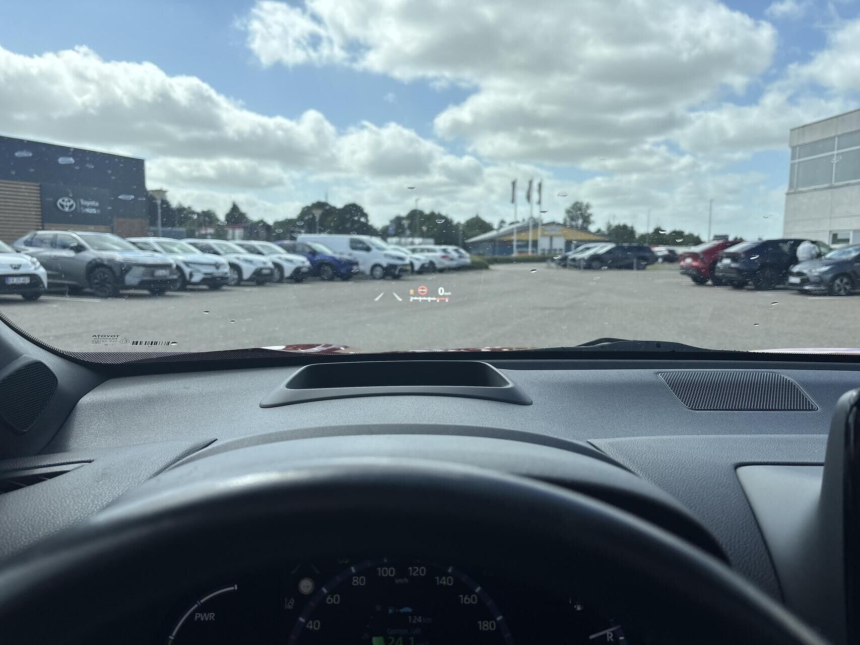 Rød Toyota Yaris Cross fra 2022