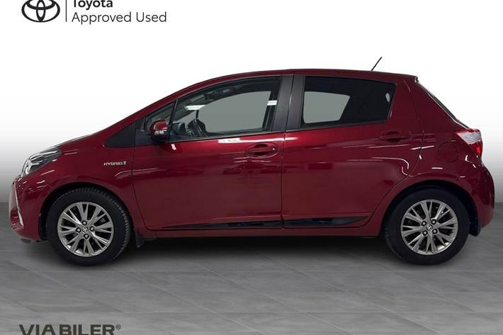 Rød Toyota Yaris fra 2017