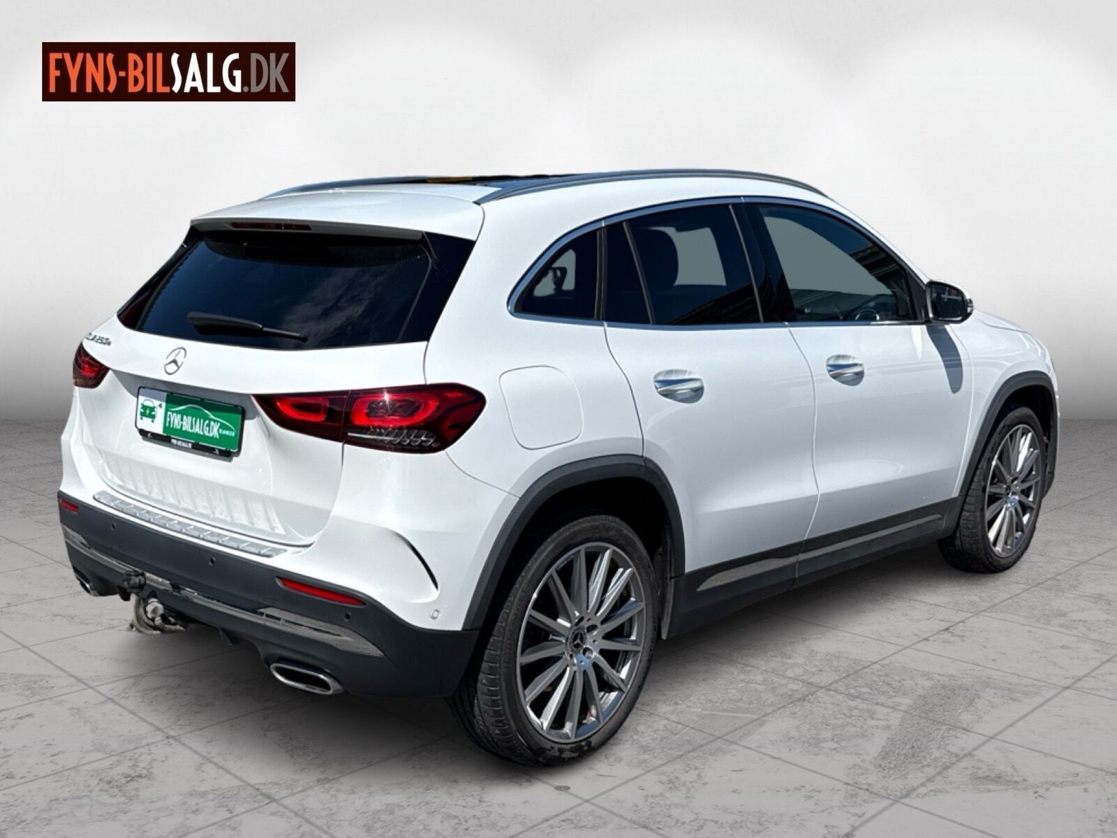 Hvid Mercedes GLA250 e fra 2022