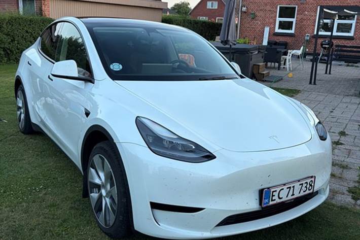 undefined Tesla Model Y fra 2023