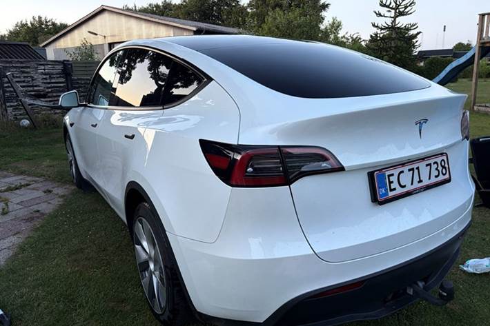 undefined Tesla Model Y fra 2023