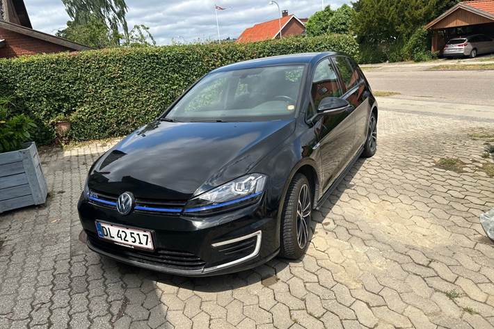 Sort VW Golf VII fra 2016