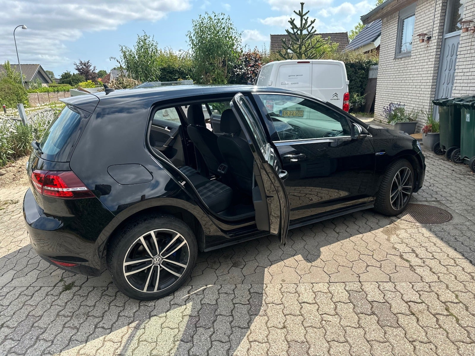 Sort VW Golf VII fra 2016