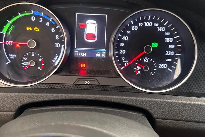 Sort VW Golf VII fra 2016