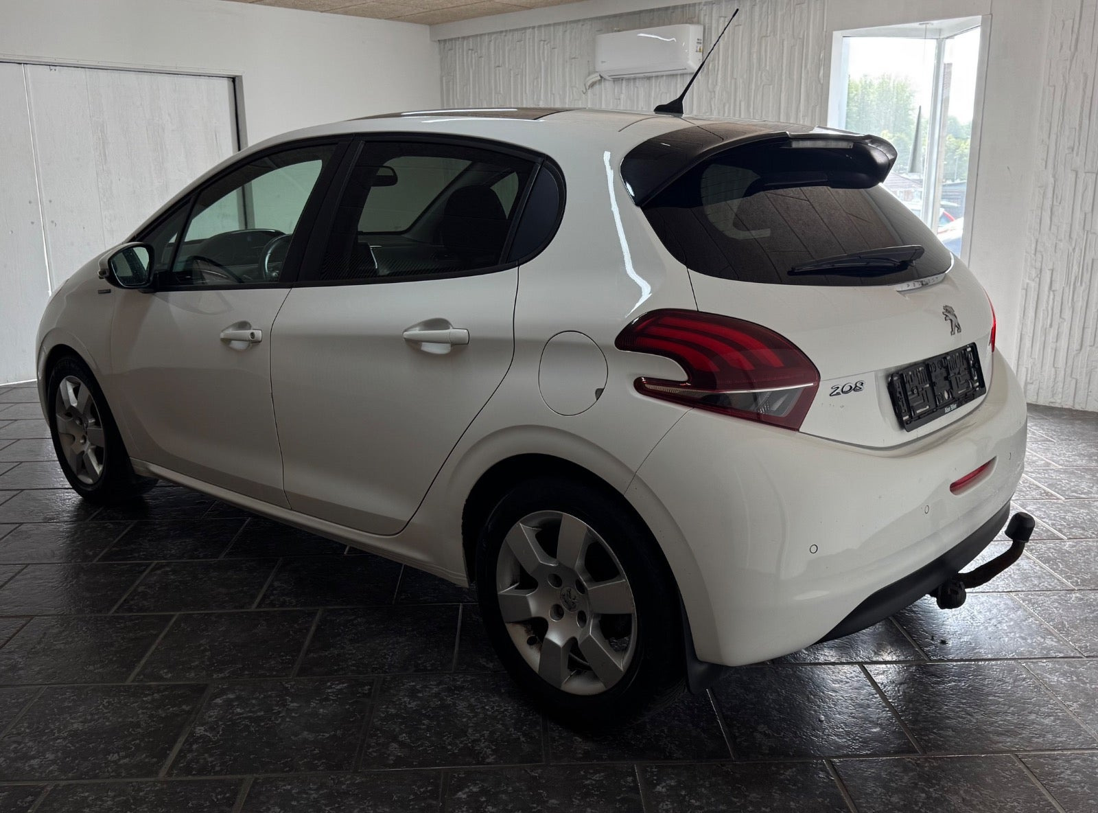 Hvid Peugeot 208 fra 2019