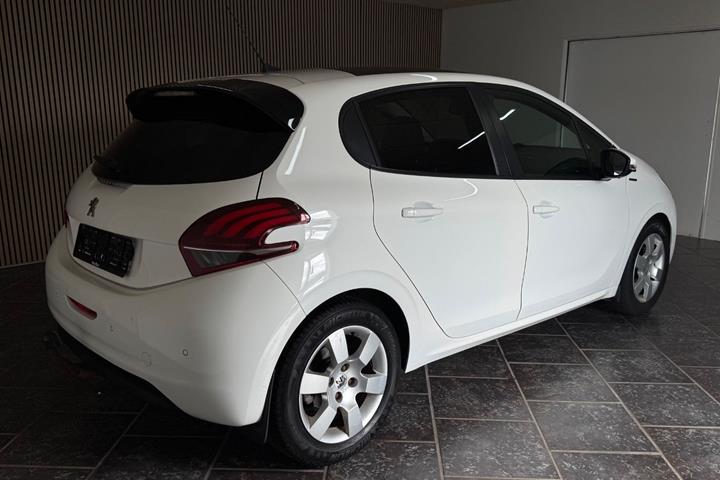 Hvid Peugeot 208 fra 2019
