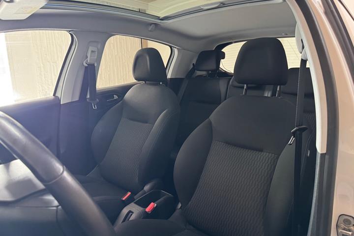 Hvid Peugeot 208 fra 2019