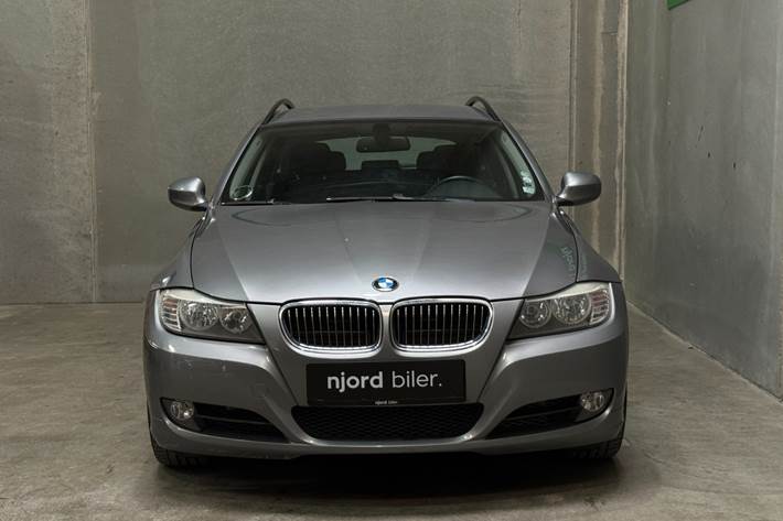 undefined BMW 325i fra 2009